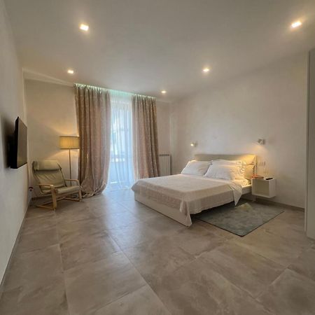 Rifready Apartment Vicino A Aou Careggi, Meyer, Polo Unifi Florencia Exterior foto
